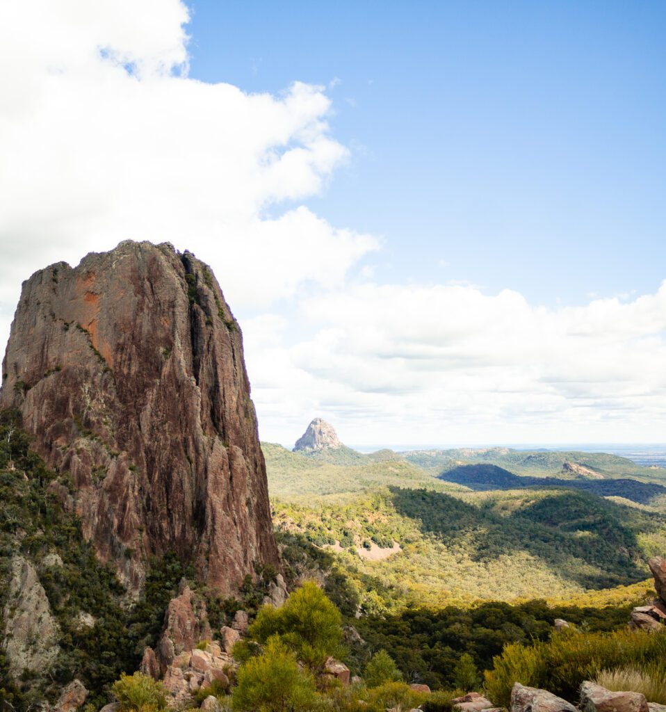 best hike warrumbungle national park takes you to grand high tops. The warrumbungle ranges includes iconic mountains and valleys as far as the eye can see. 