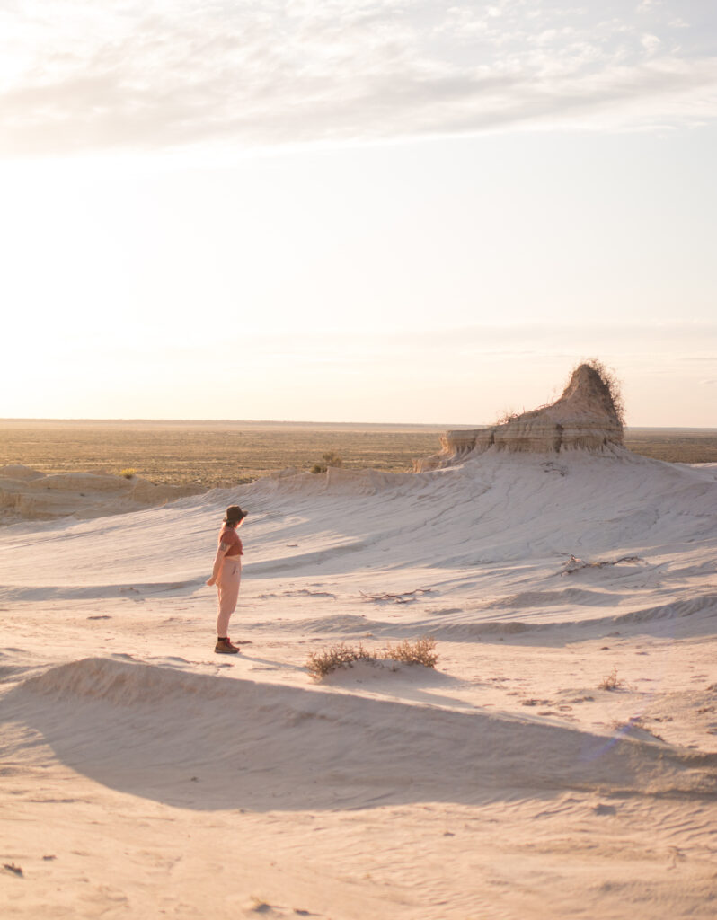 mungo national park things to do